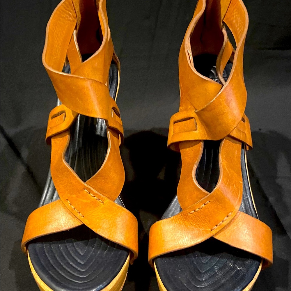 Vintage Givenchy Fab Brown Leather, Gold nails and Wooden Platform